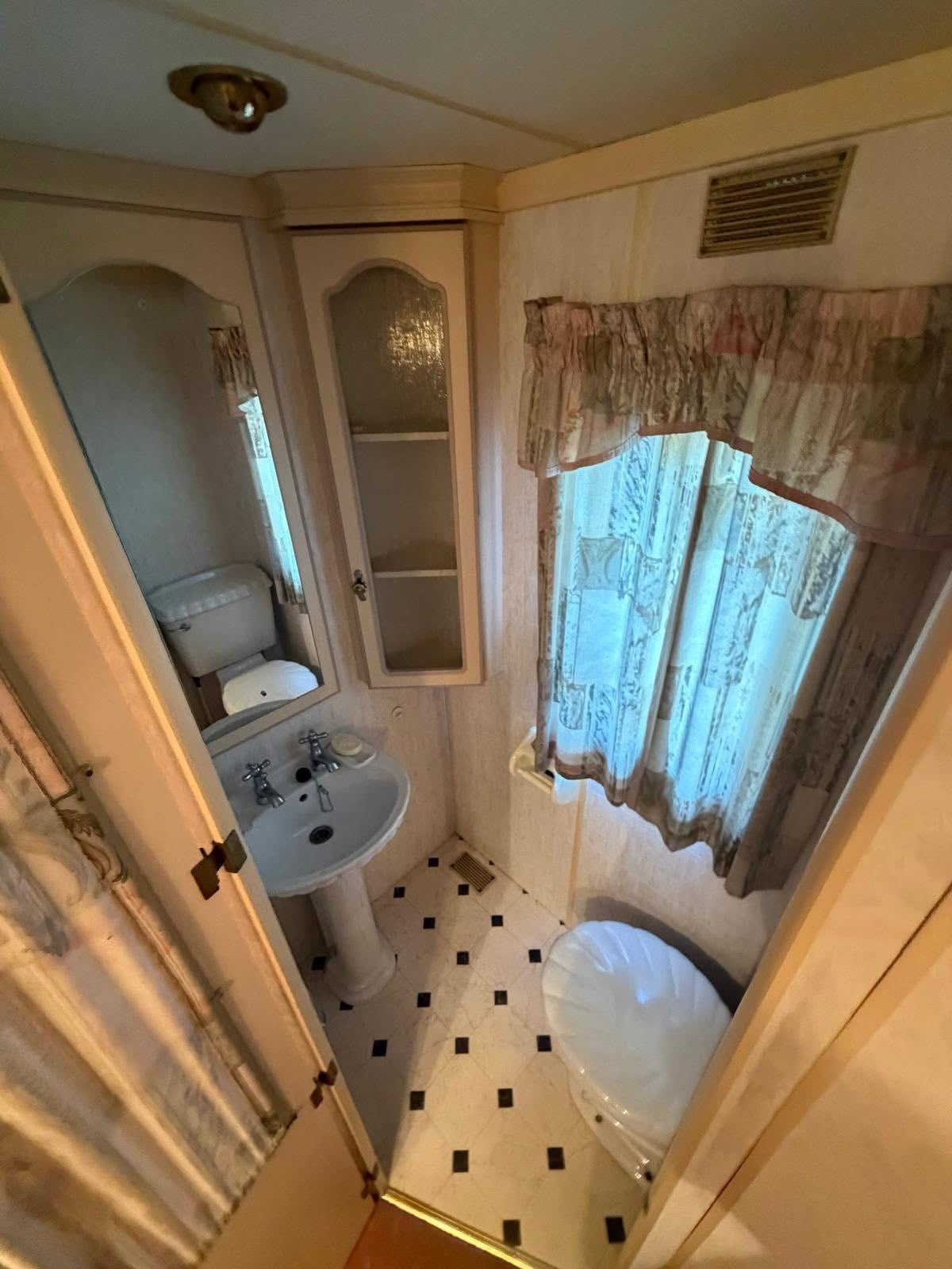 Casa móvil Inglaterra – 11,5 x 3,70 m (aprox. 40 m²)