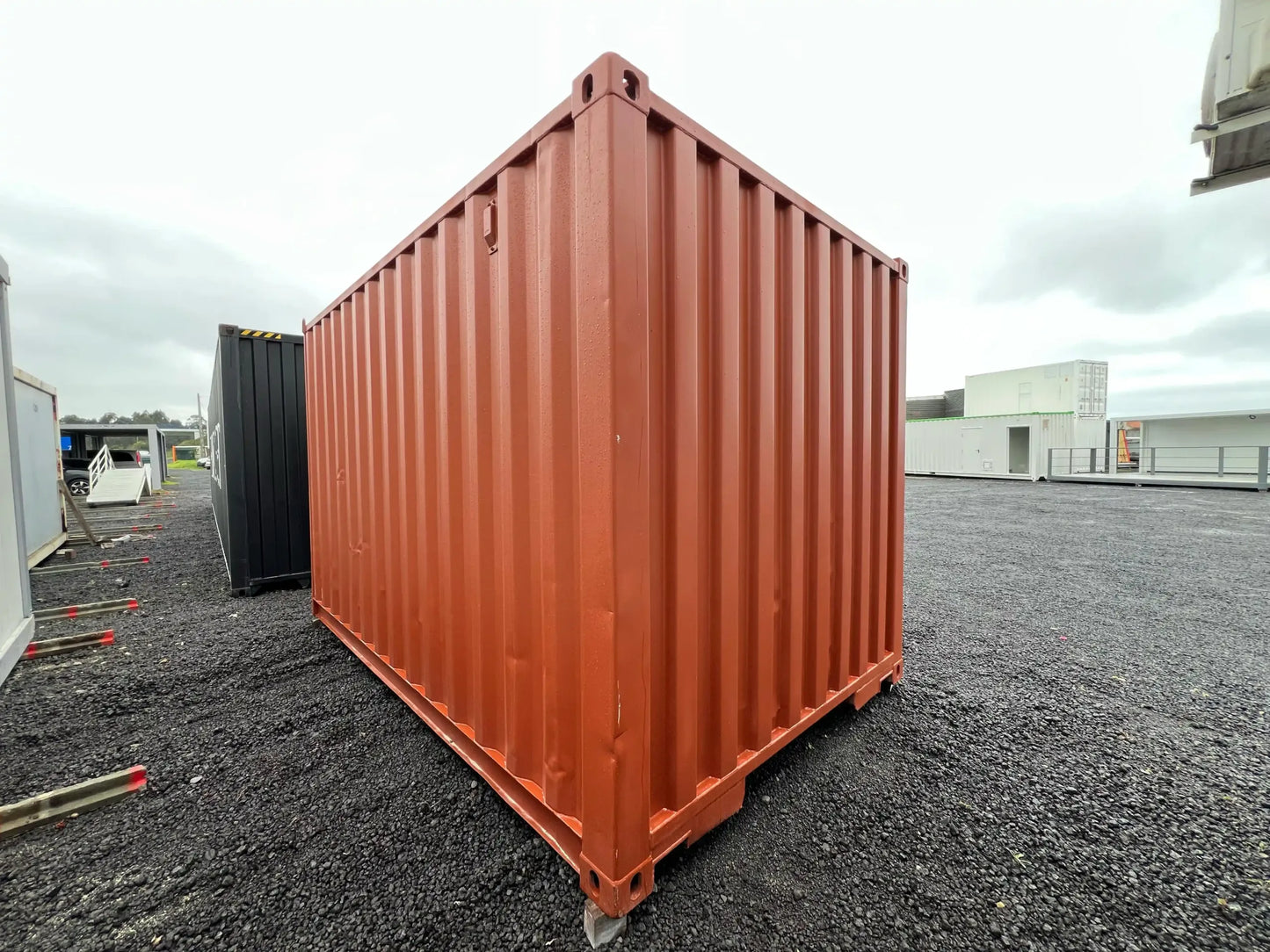 Contentor Marítimo 4m DV Vermelho – Transformado
