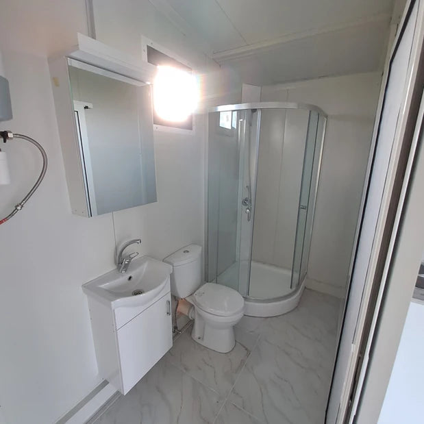 Bungalow amueblado tipo contenedor con cobertizo de jardín nuevo. T2