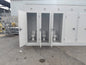 Módulo sanitario de 6×240 con 14 puertas y 14 inodoros.