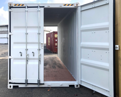 Contenedor marítimo de 20 pies de altura con doble puerta.